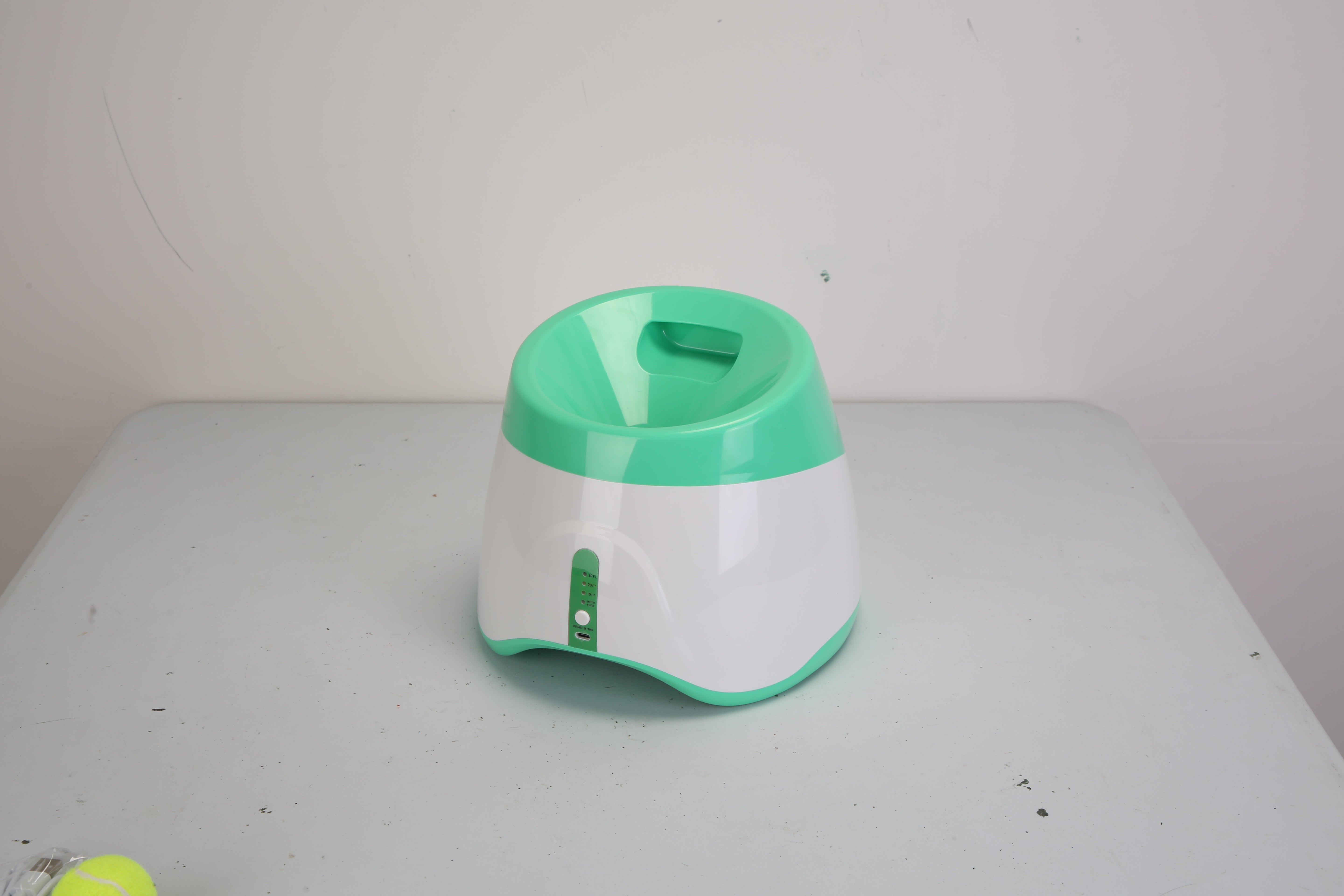 Automatic Dog Ball Launcher + 6 Tennis Balls